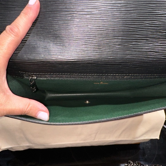 Auth LOUIS VUITTON Pochette Trapeze Clutch Black Epi Leather Bag France MI1920 - Picture 10 of 13
